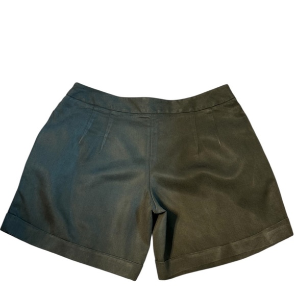 Milly High Waist Green Shorts Tailored Pleated Design - Picture 4 of 6